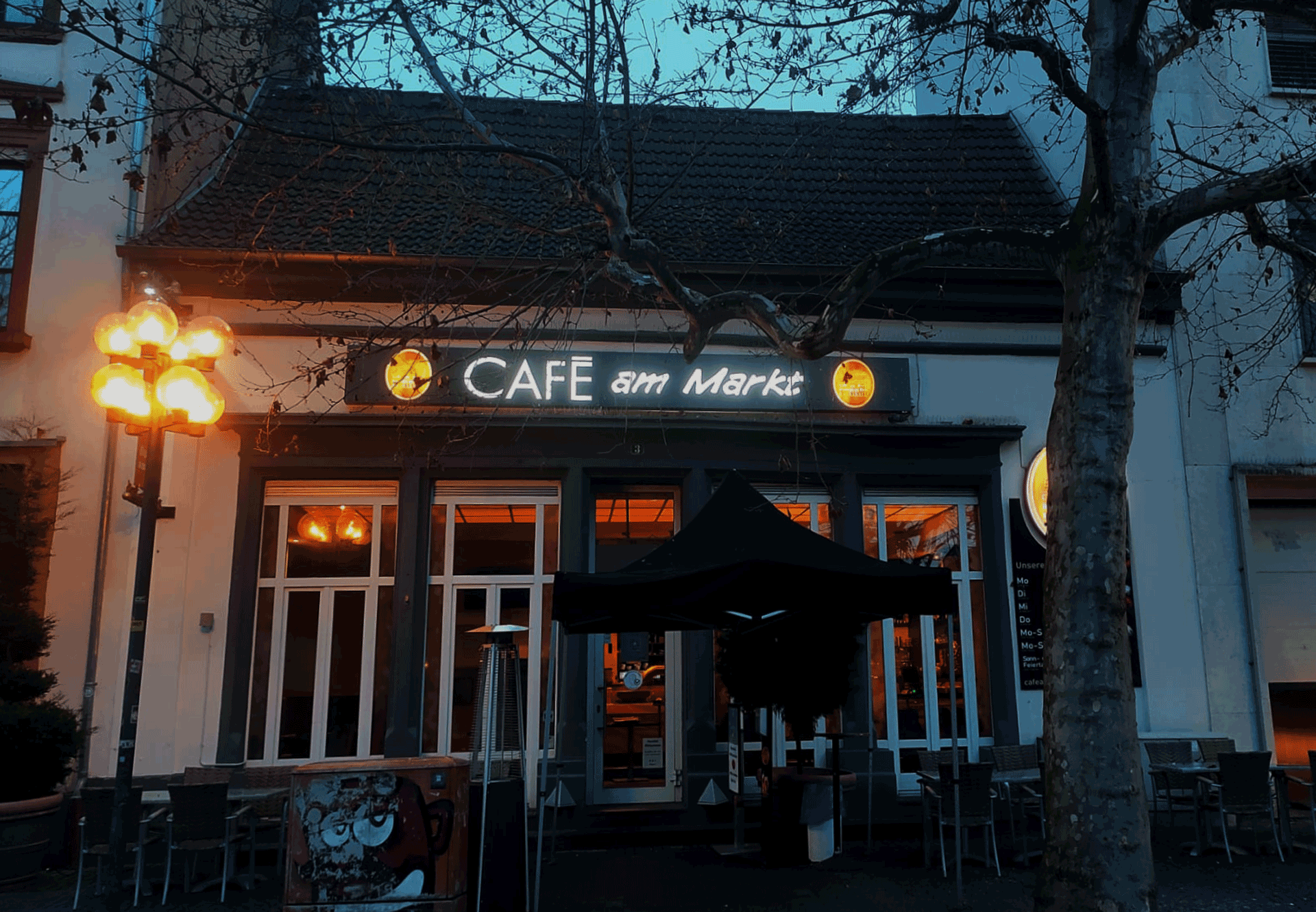 Leuchttransparent-Cafe-1